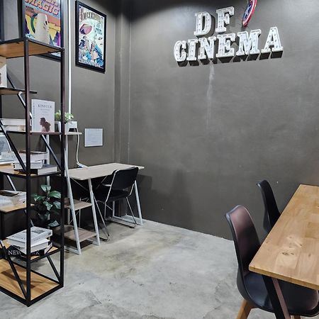 Dfeel House Hostel Patong Bagian luar foto