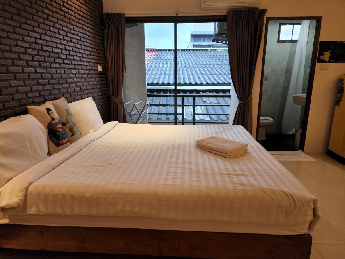Dfeel House Hostel Patong Bagian luar foto