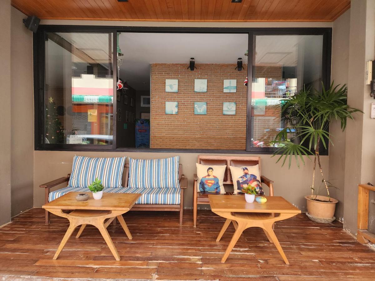 Dfeel House Hostel Patong Bagian luar foto