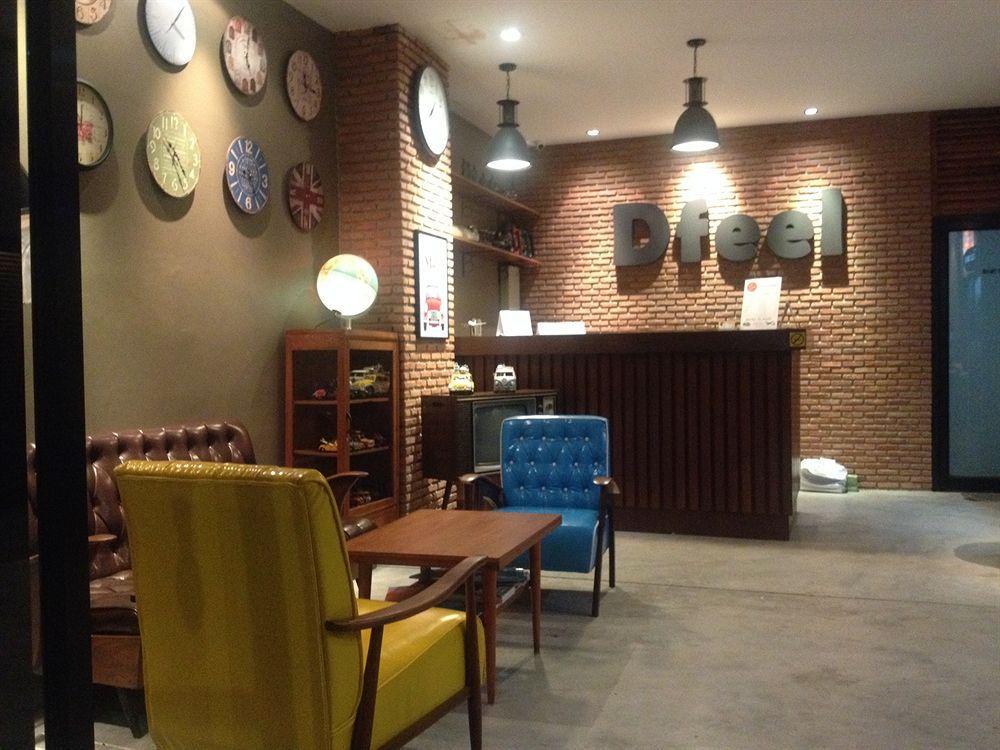 Dfeel House Hostel Patong Bagian luar foto
