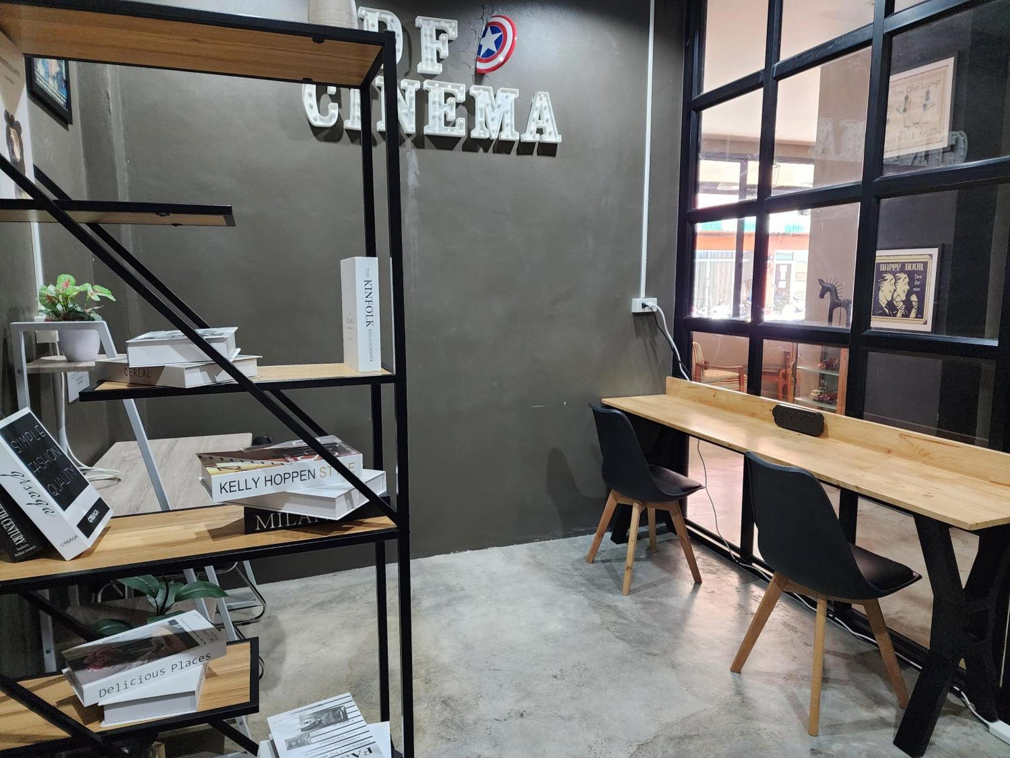 Dfeel House Hostel Patong Bagian luar foto