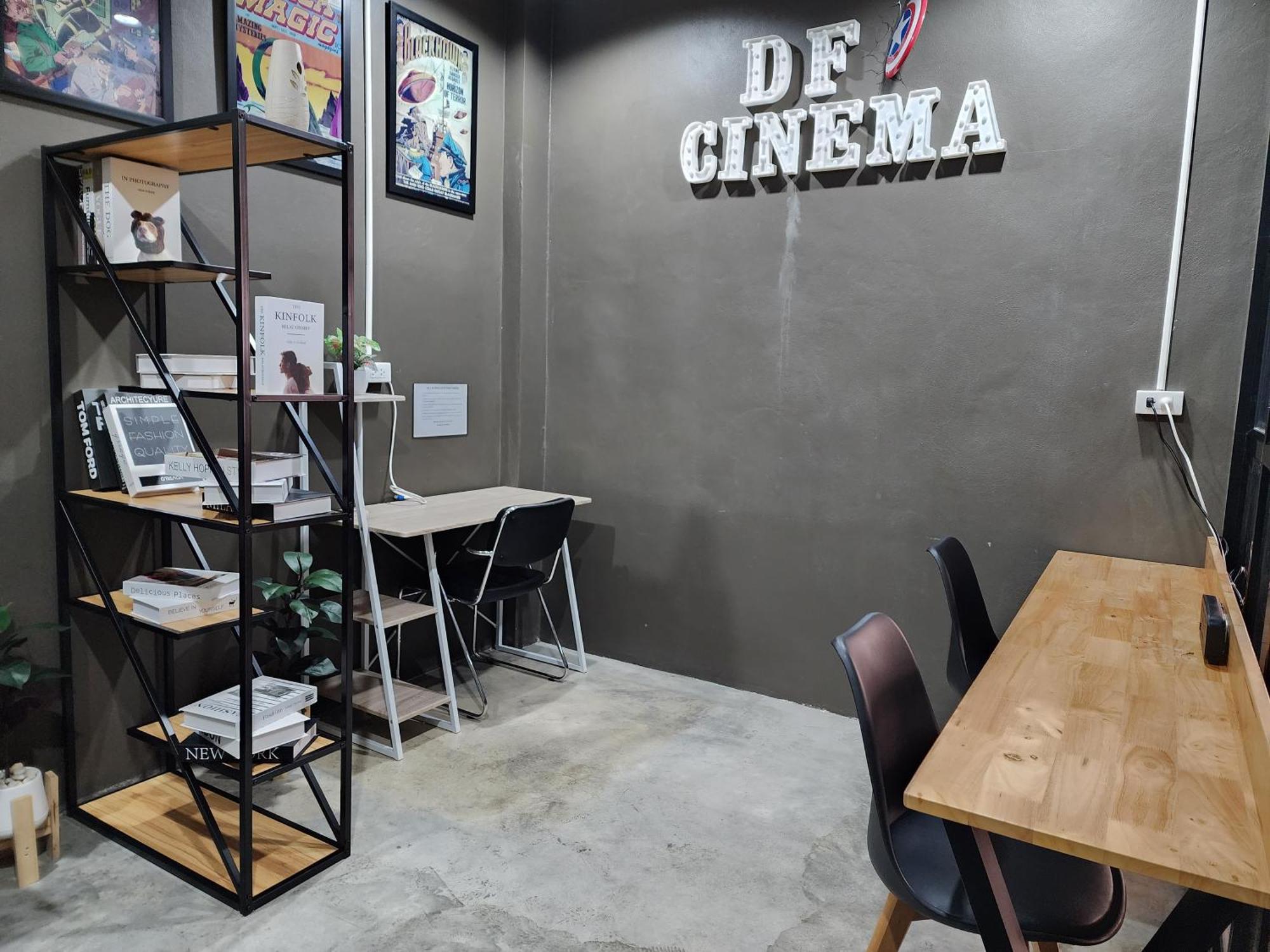 Dfeel House Hostel Patong Bagian luar foto