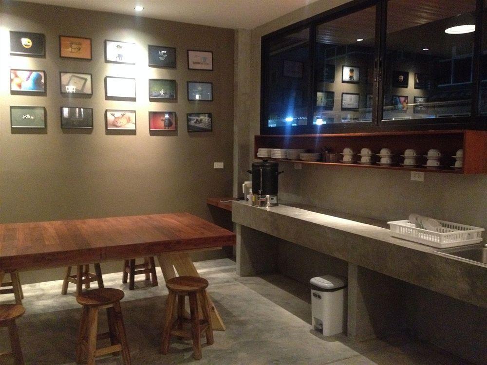 Dfeel House Hostel Patong Bagian luar foto