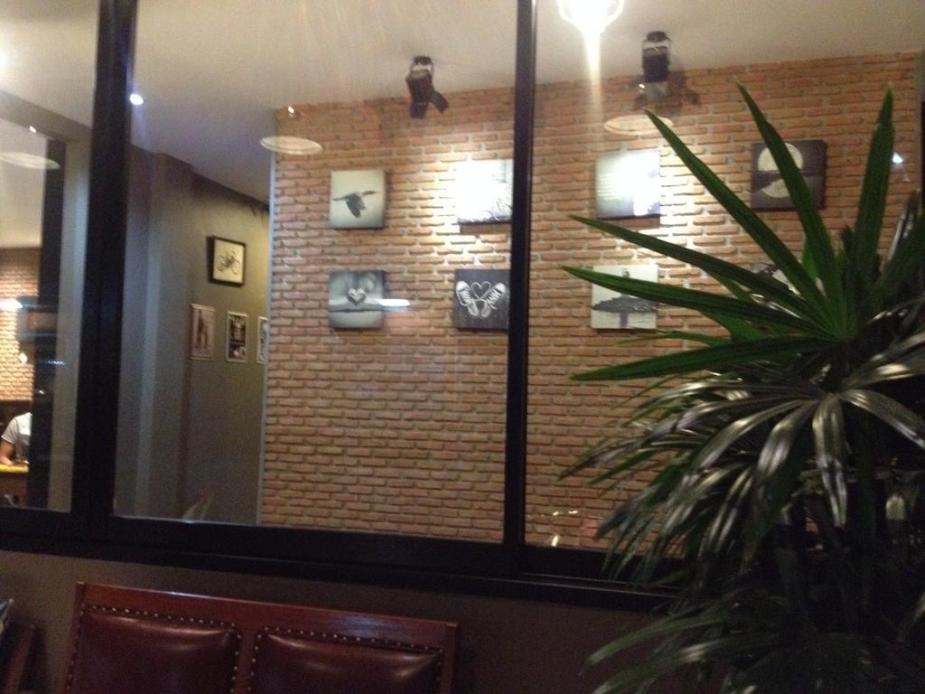 Dfeel House Hostel Patong Bagian luar foto