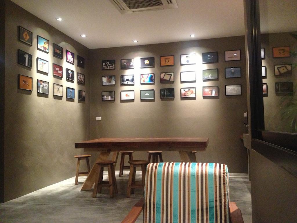 Dfeel House Hostel Patong Bagian luar foto