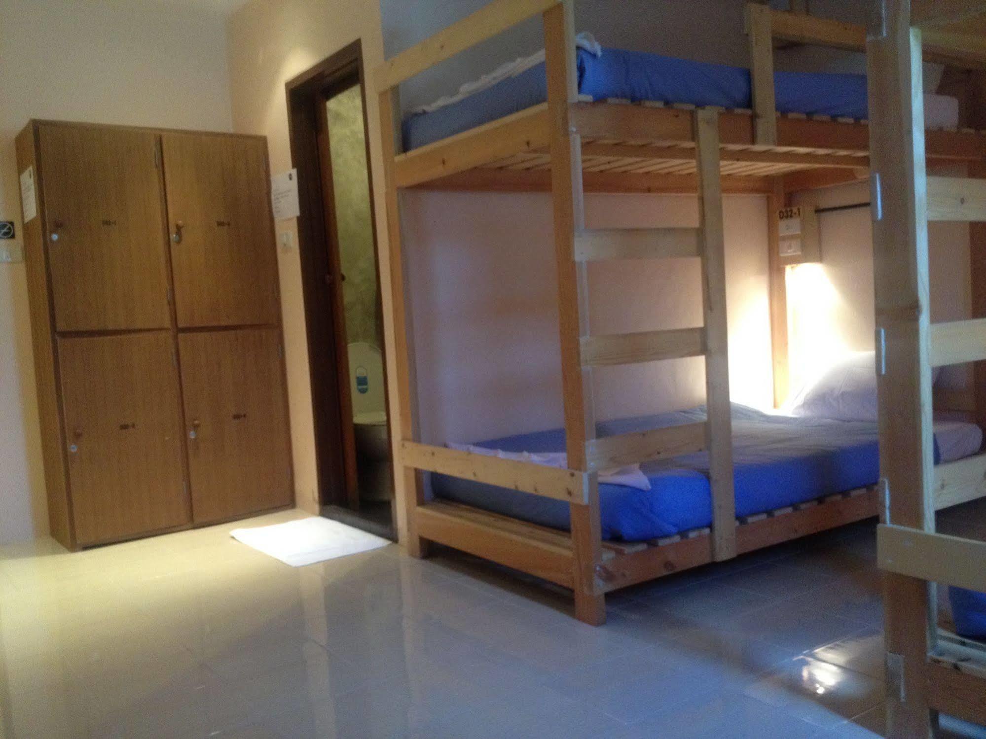 Dfeel House Hostel Patong Bagian luar foto