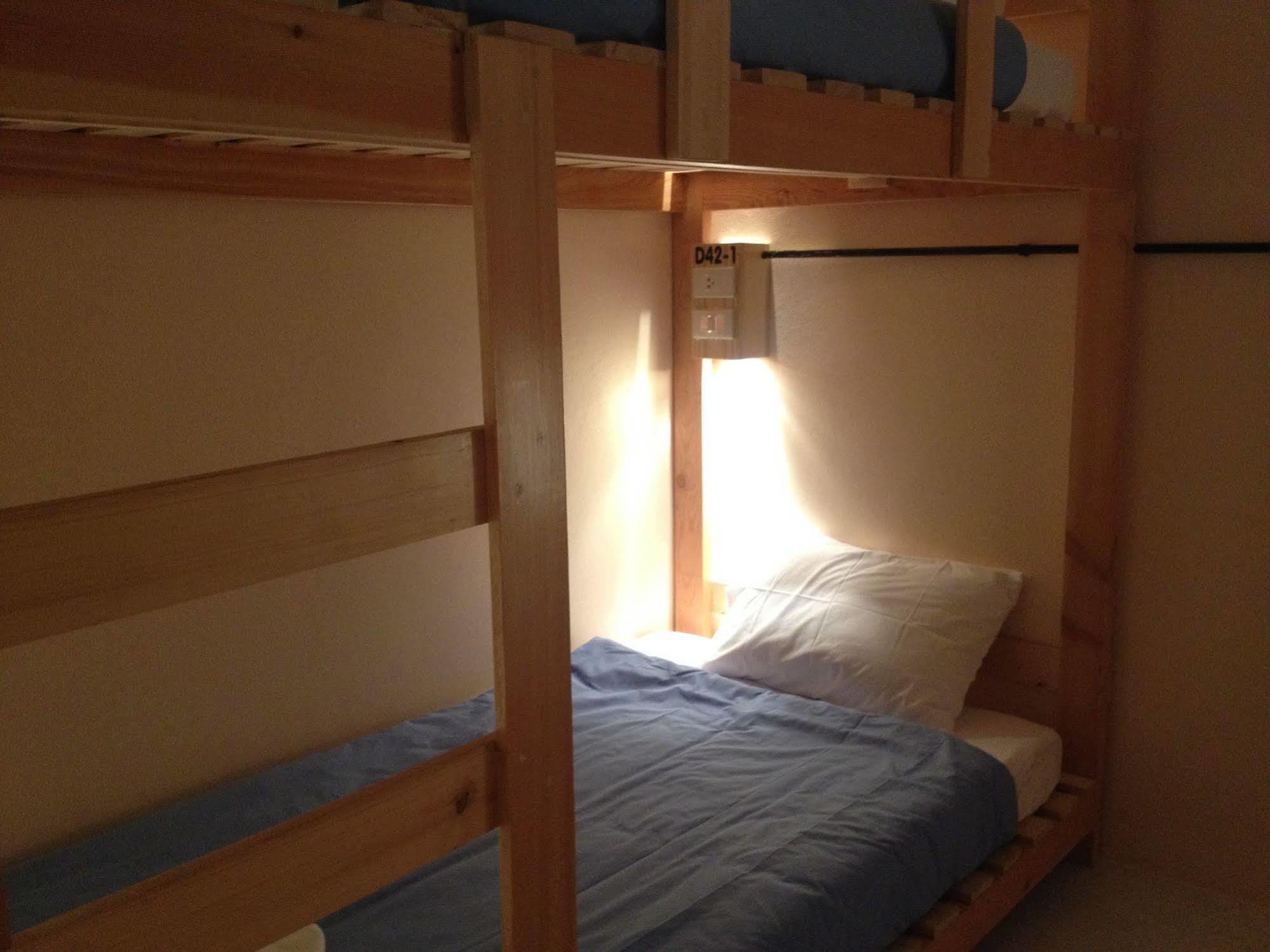Dfeel House Hostel Patong Bagian luar foto